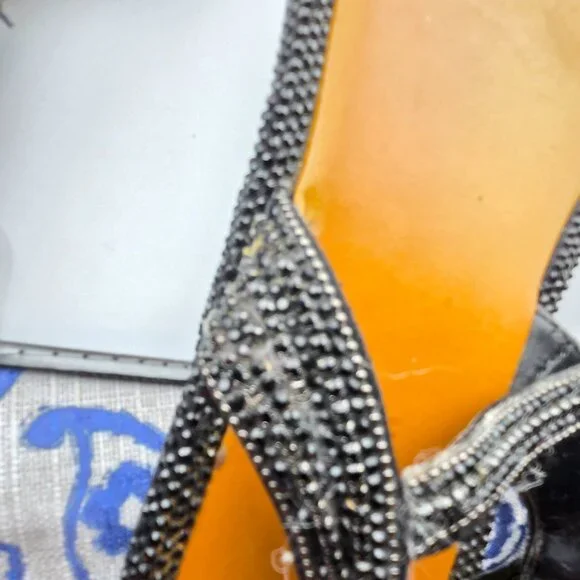 Gianni Bini Avellia Black Jewel Embellished T-Strap Sandals โ Women's Size 8M - Picture 11 of 14